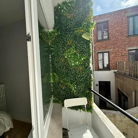 Apartment Modern 2-bedroom Within Walking Distance Of The Centre And The T209 *