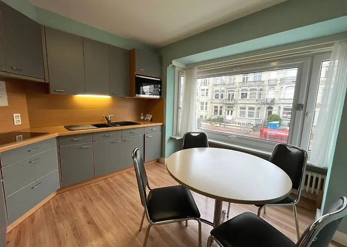 Modern 2-bedroom Within Walking Distance Of The Centre And The T209 בלנקנברג