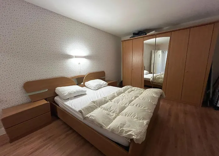 Modern 2-bedroom Within Walking Distance Of The Centre And The T209