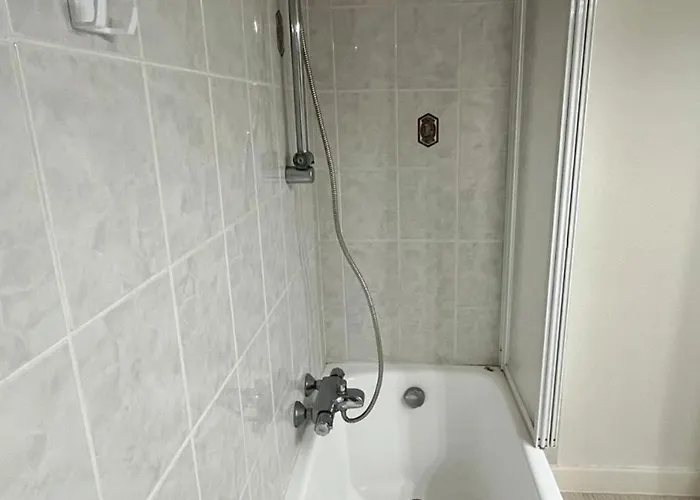 Modern 2-bedroom Within Walking Distance Of The Centre And The T209 * בלנקנברג